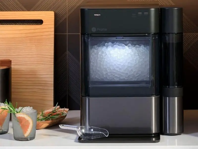 Ice maker have a compact design